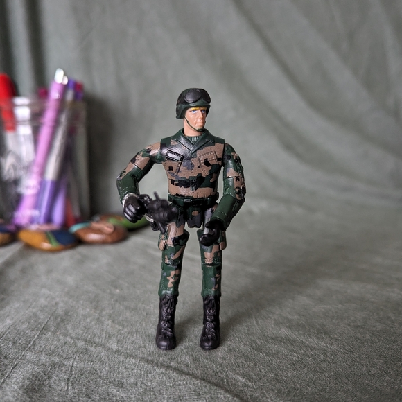 World Peacekeepers Soldier Figure Camo Articulated Military Toy Adventure Helmet - Picture 5 of 12